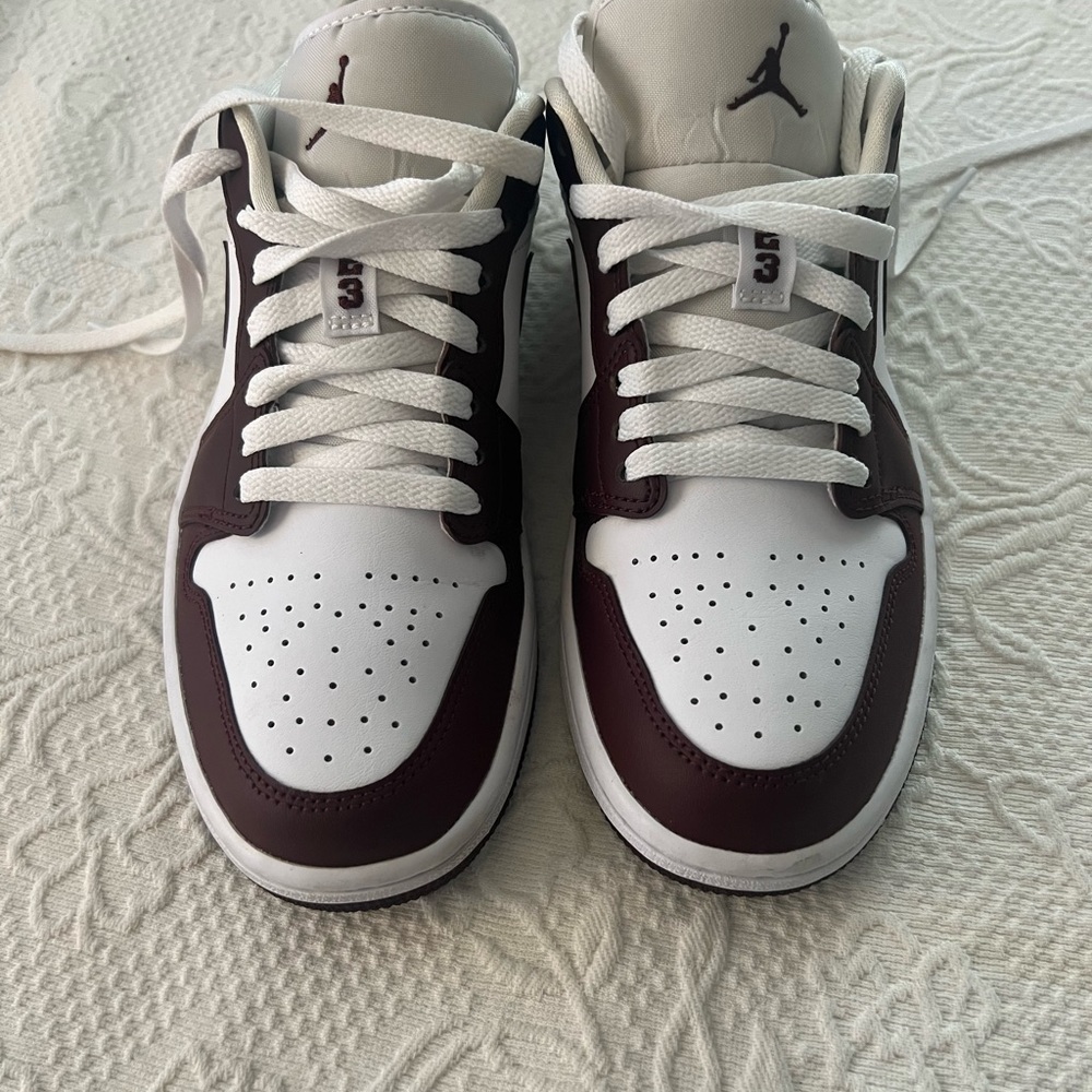 Nike Air Jordan 1 Low size 8 Team Red